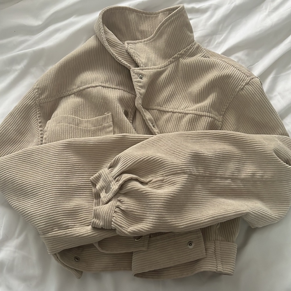Cropped button up - Picture 2 of 2